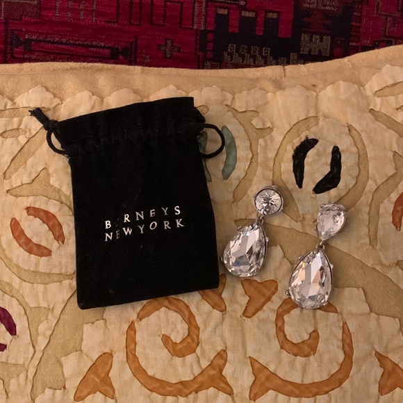 Festive earrings from Barney’s costume Jewelry - Picture 2 of 3